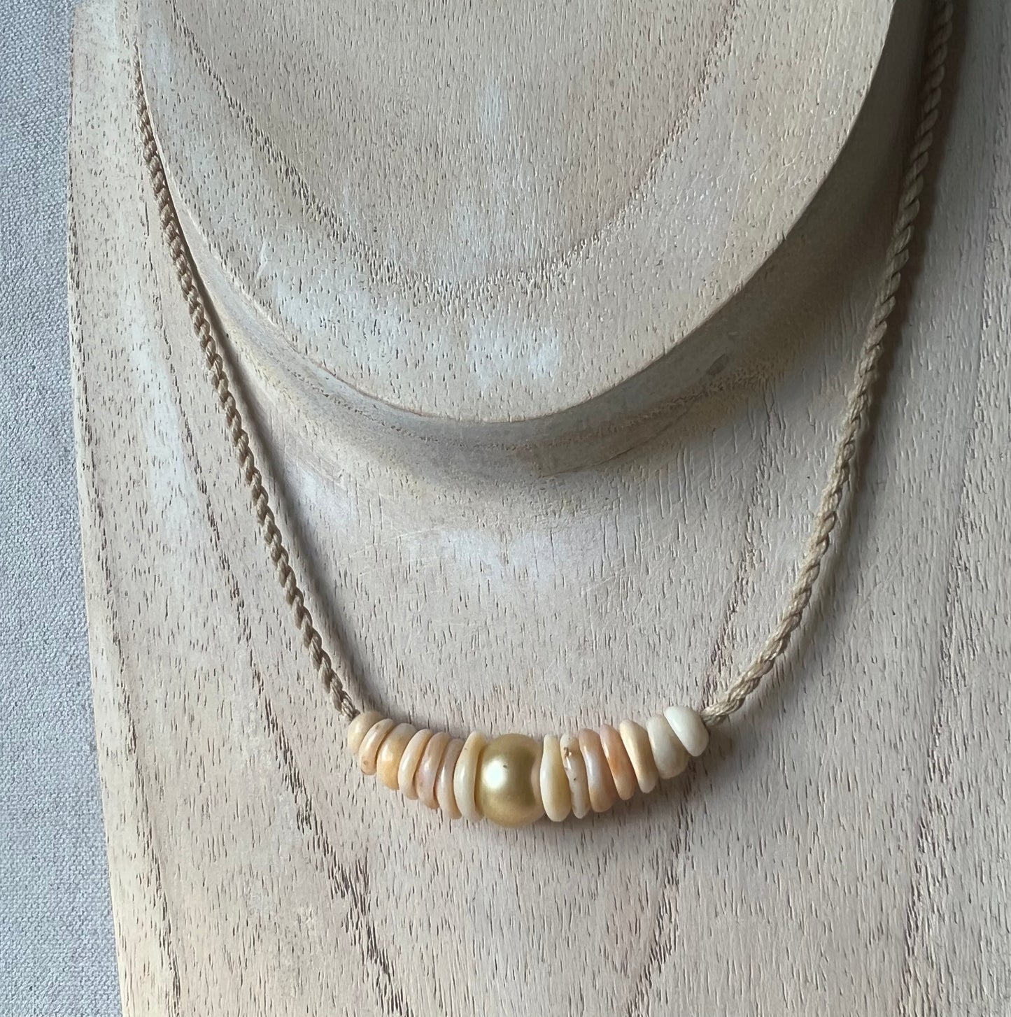 Wai Momi Necklace ~ Gold (small shell)