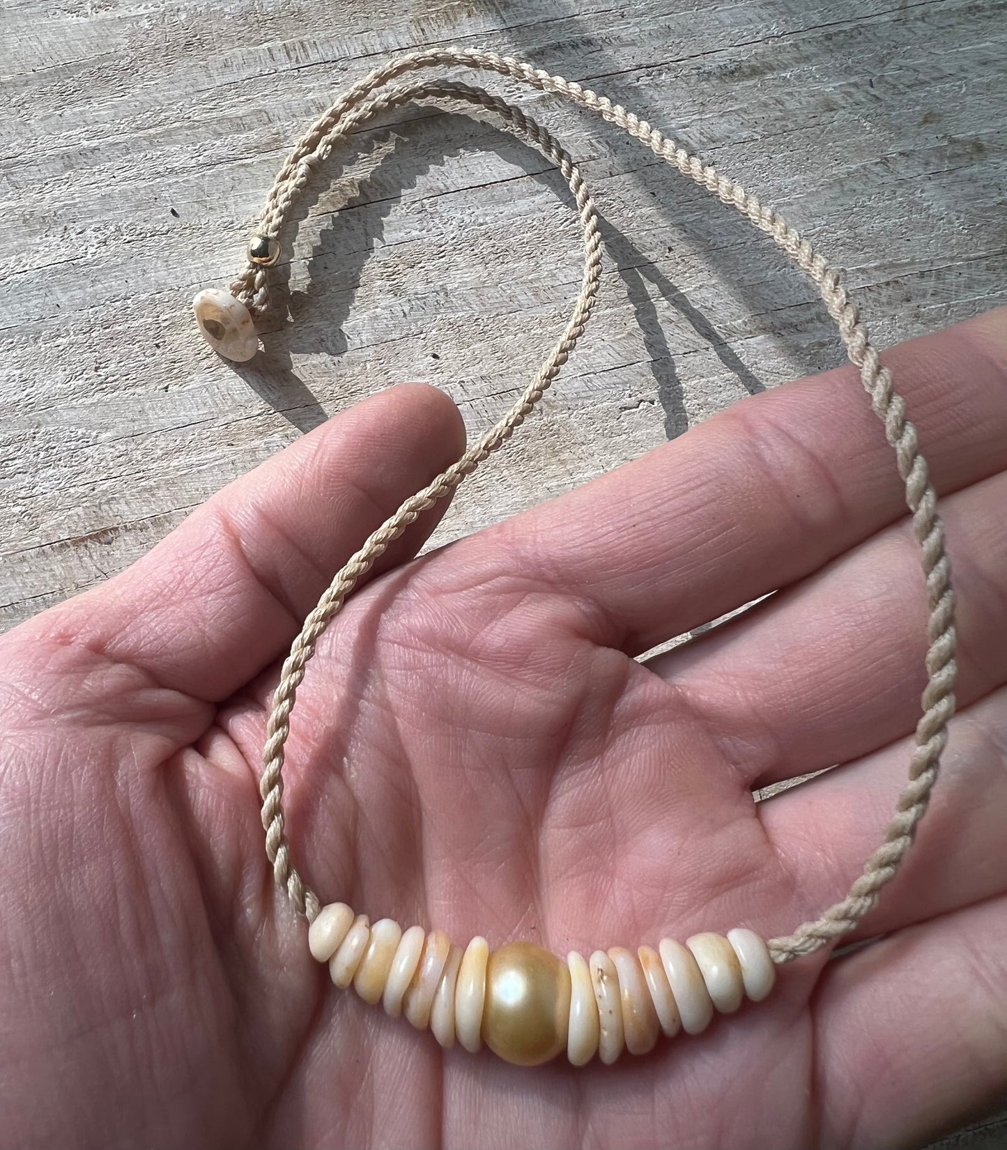 Wai Momi Necklace ~ Gold (small shell)